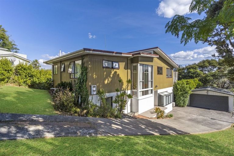 Photo of property in 50 Valley View Road, Glenfield, Auckland, 0629