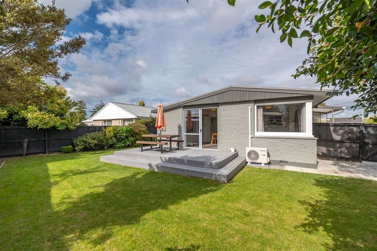 Photo of property in 35 Prestons Road, Redwood, Christchurch, 8051
