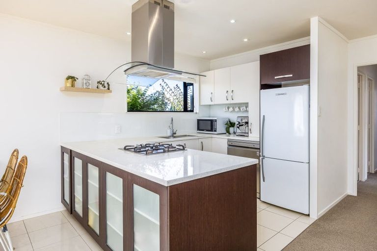 Photo of property in 1/13 Geoffrey Road, Torbay, Auckland, 0630