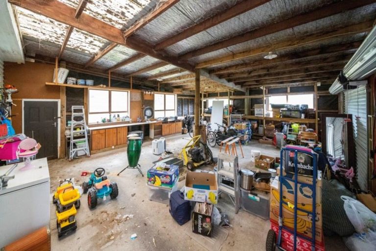 Photo of property in 43 Waihi Road, Hawera, 4610