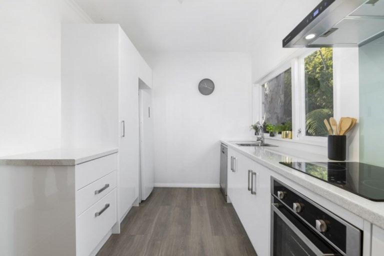 Photo of property in 33 Thomas Street, Stokes Valley, Lower Hutt, 5019