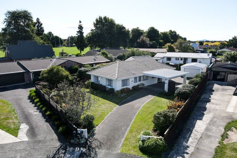 Photo of property in 35 Halyard Close, Flagstaff, Hamilton, 3210