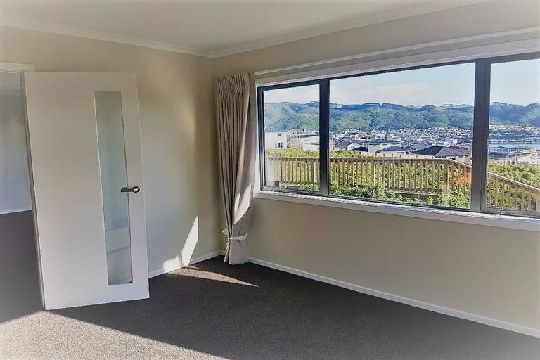 Photo of property in 2 Waitaria Terrace, Aotea, Porirua, 5024