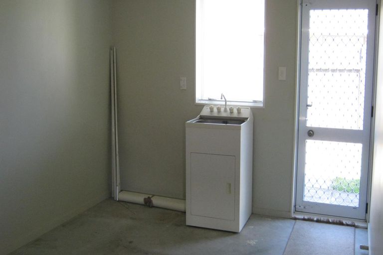 Photo of property in 8b Elizabeth Street, Palmerston North, 4410