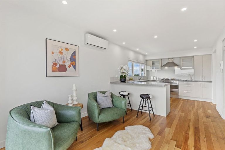 Photo of property in 130 Aberdeen Road, Campbells Bay, Auckland, 0620