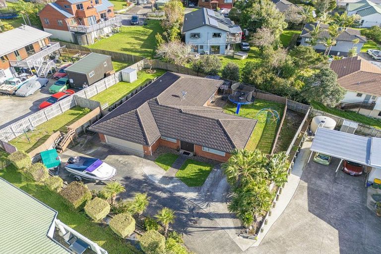Photo of property in 9 Jean Place, Stanmore Bay, Whangaparaoa, 0932