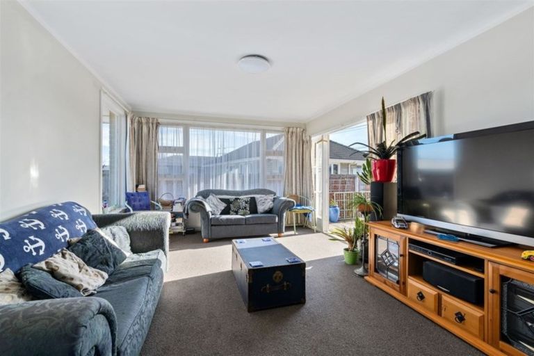 Photo of property in 214 Mairehau Road, Burwood, Christchurch, 8083