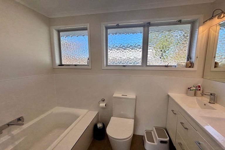 Photo of property in 7 Redwood Drive, Massey, Auckland, 0614