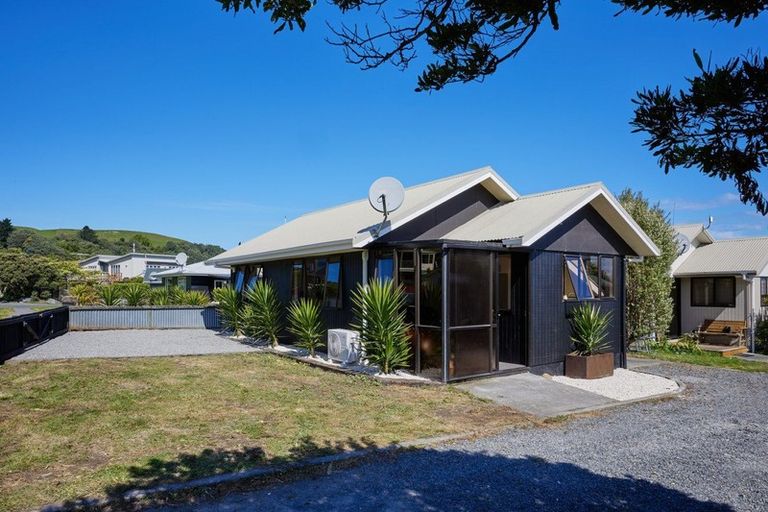 Photo of property in 37a Kotare Place, South Bay, Kaikoura, 7300