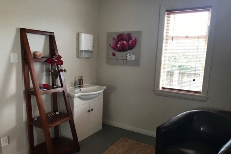 Photo of property in 1/128 Wilsons Road, Saint Martins, Christchurch, 8022