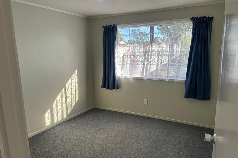 Photo of property in 12 Edwin Freeman Place, Ranui, Auckland, 0612