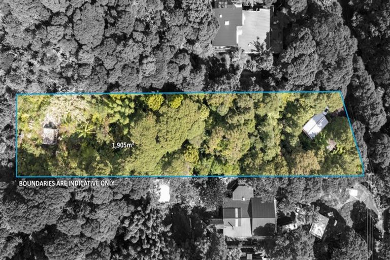 Photo of property in 70 Mountain Road, Henderson Valley, Auckland, 0612