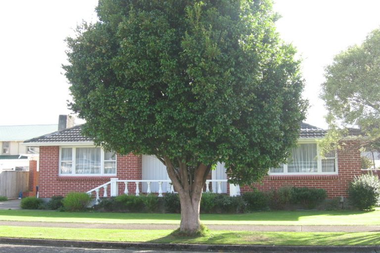 Photo of property in 28 Holyoake Crescent, Avalon, Lower Hutt, 5011