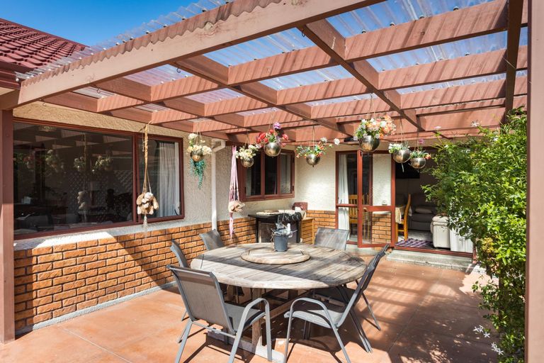 Photo of property in 14 Montana Way, Milson, Palmerston North, 4414