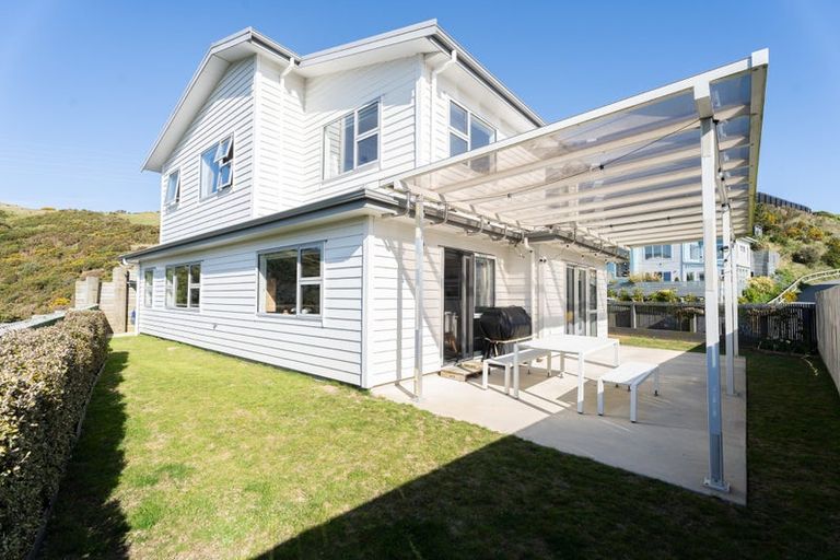 Photo of property in 35 Havana Rise, Grenada Village, Wellington, 6037