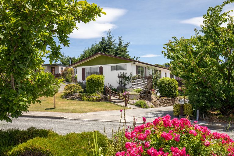 Photo of property in 4 Hart Place, Bridge Hill, Alexandra, 9320