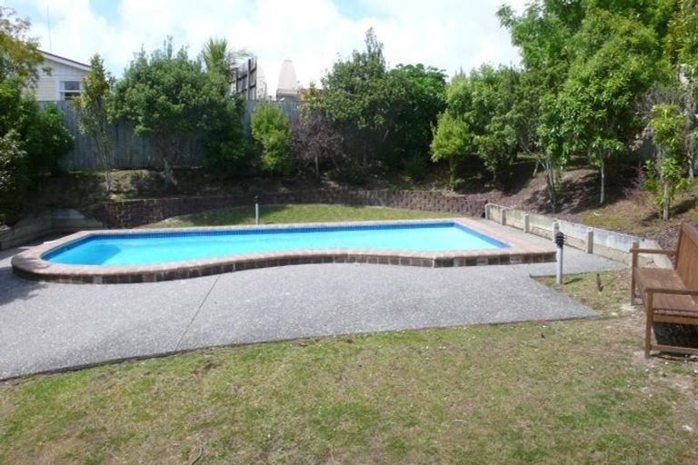 Photo of property in The Haven, 30/120 Beach Haven Road, Beach Haven, Auckland, 0626