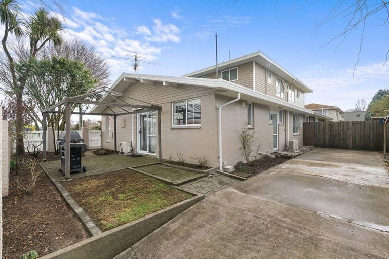 Photo of property in 1/28 Nortons Road, Avonhead, Christchurch, 8042