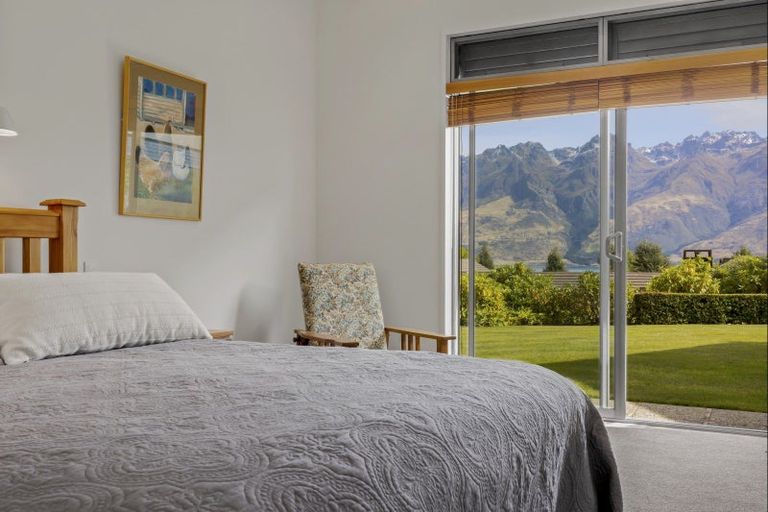 Photo of property in 3 Bayonet Peak Place, Drift Bay, Queenstown, 9371