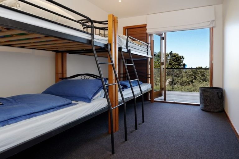 Photo of property in 87 Marine Parade North, Piha, 0772