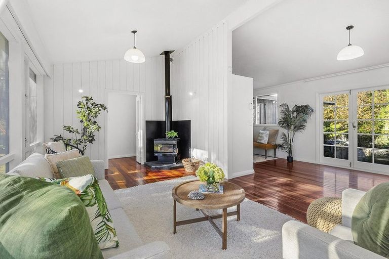 Photo of property in 44 Kahu Road, Paremata, Porirua, 5024