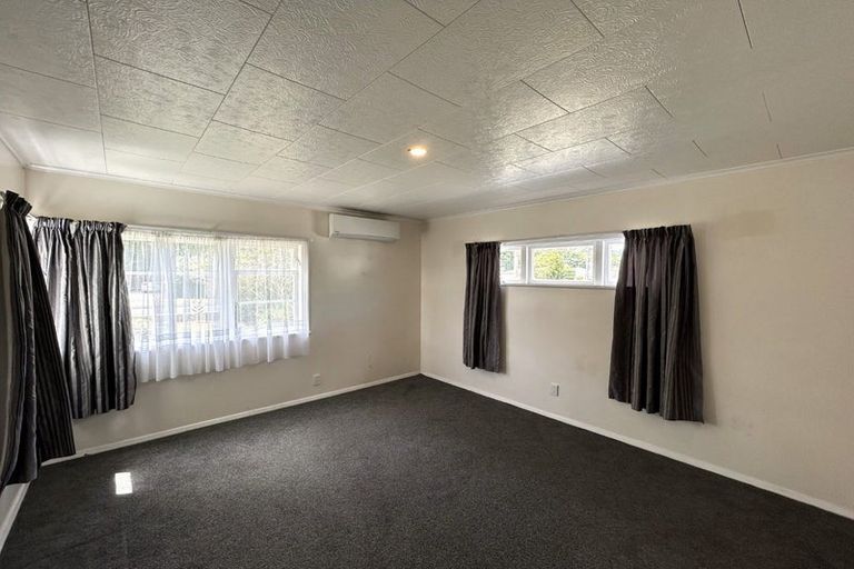 Photo of property in 14 Peel Place, Wainuiomata, Lower Hutt, 5014