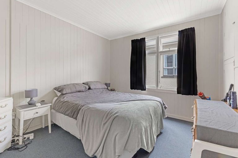 Photo of property in 32 Pendarves Street, New Plymouth, 4310