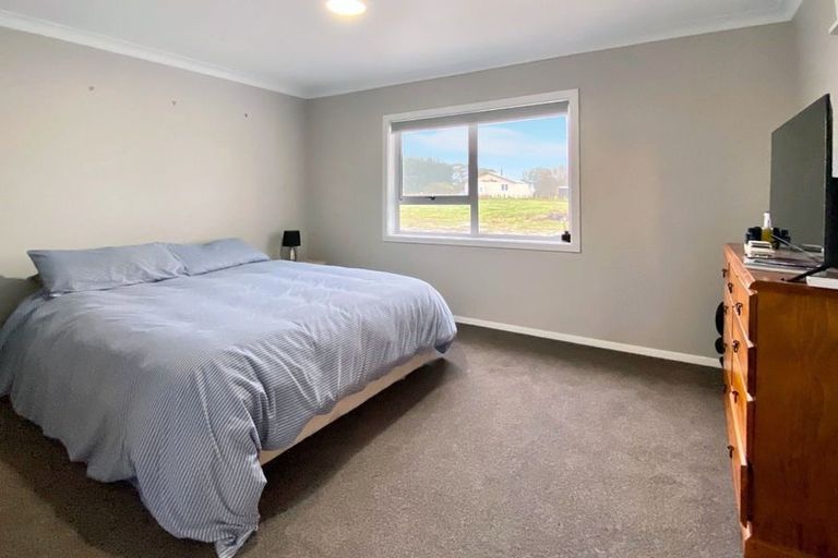 Photo of property in 20 Monteith Street, Halcombe, 4779