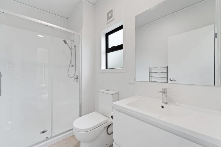 Photo of property in 1117b Whangaparaoa Road, Tindalls Beach, Whangaparaoa, 0930