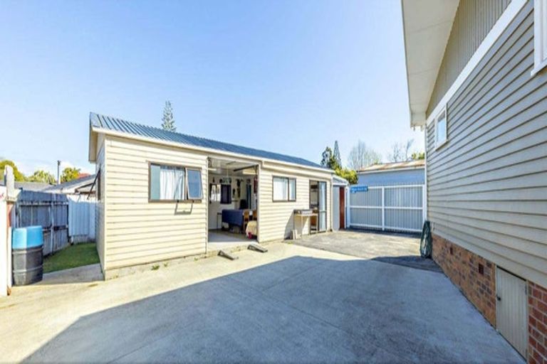 Photo of property in 41 Rosella Road, Mangere East, Auckland, 2024