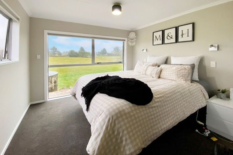 Photo of property in 20 Monteith Street, Halcombe, 4779