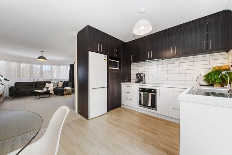 Photo of property in 15 Corlett Street, Utuhina, Rotorua, 3015