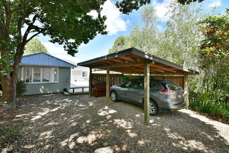 Photo of property in 25 Downer Street, Helensville, 0800