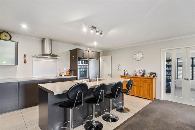 Photo of property in 16 Devoy Drive, Owhata, Rotorua, 3010