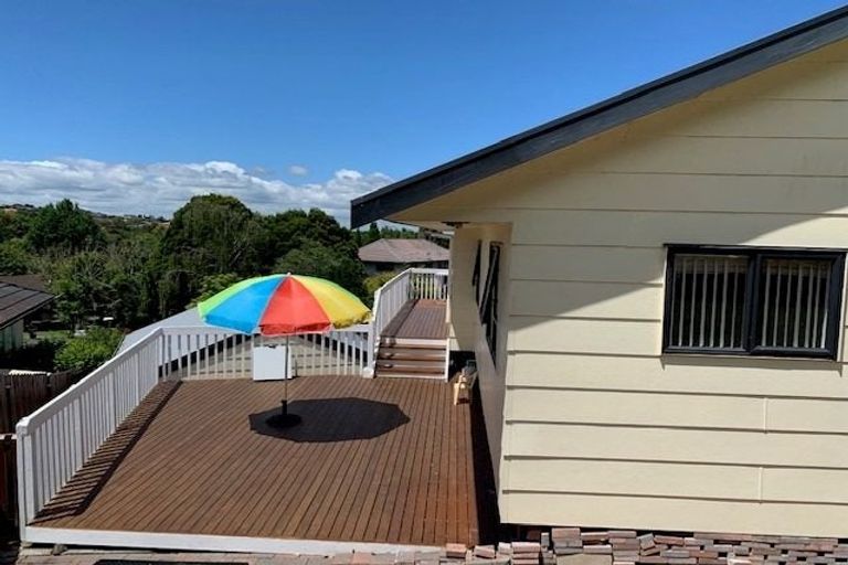 Photo of property in 12 Flamingo Court, Goodwood Heights, Auckland, 2105