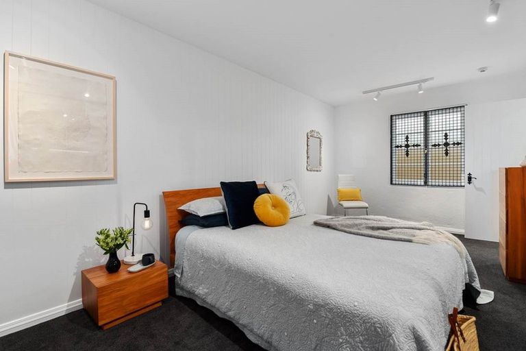 Photo of property in 2/25a Lake Road, Devonport, Auckland, 0624