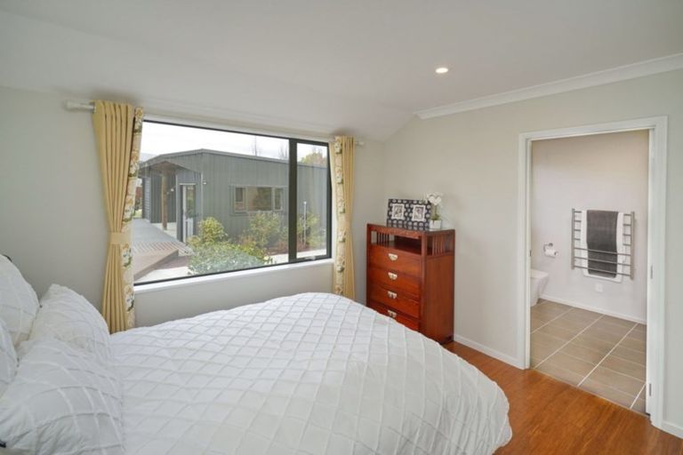 Photo of property in 3 Meadowcroft Lane, Harewood, Christchurch, 8051