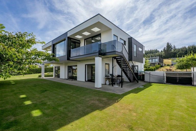 Photo of property in 47 Forest Heights, Wanaka, 9305