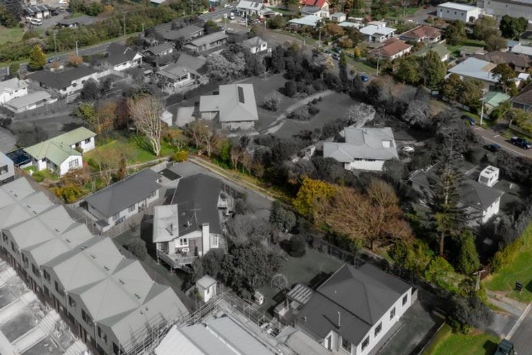 Photo of property in 18 Utauta Street, Waikanae, 5036