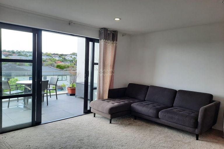 Photo of property in Apollo Apartments, 201/46 Rosedale Road, Rosedale, Auckland, 0632
