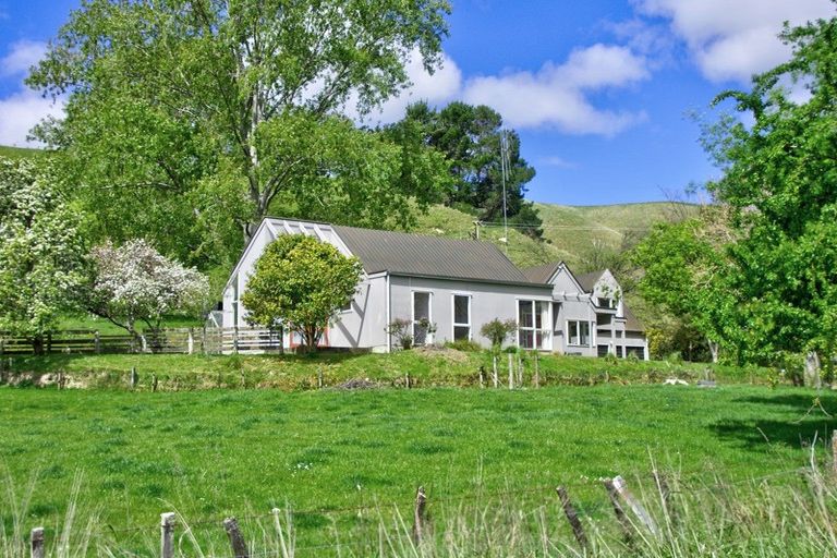 Photo of property in 691 Te Whiti Road, Te Whiti, Masterton, 5884