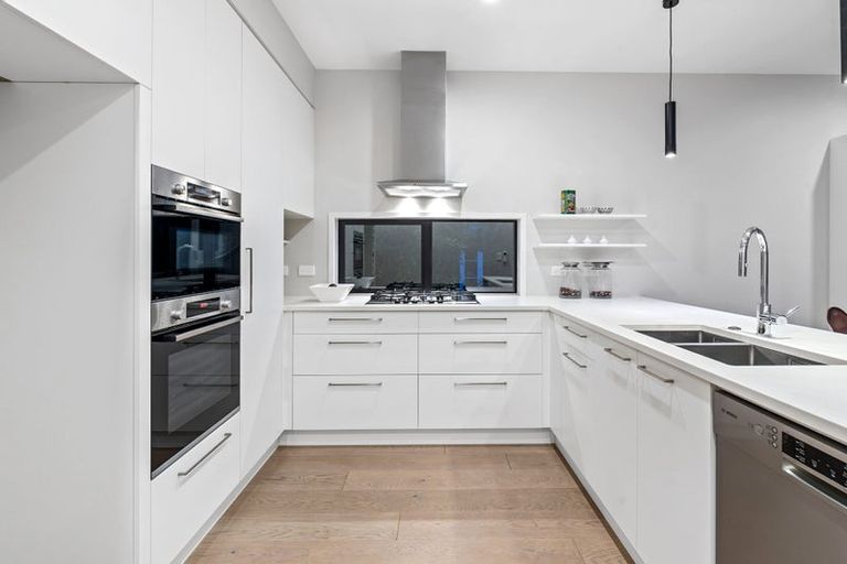 Photo of property in 4 Livingstone Street, Milford, Auckland, 0620