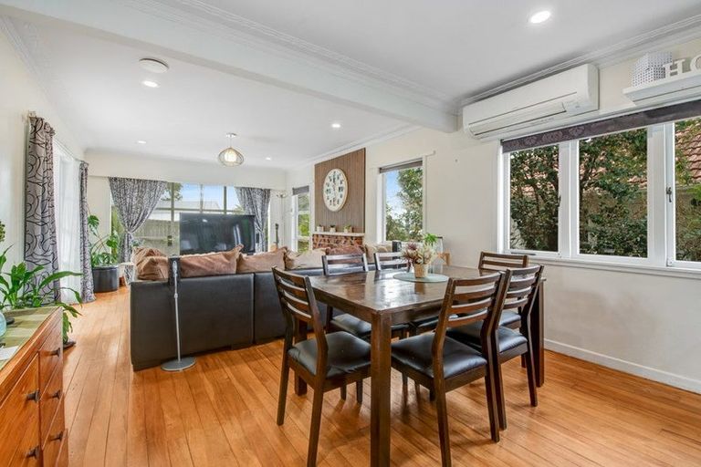 Photo of property in 1/73 Chivalry Road, Glenfield, Auckland, 0629