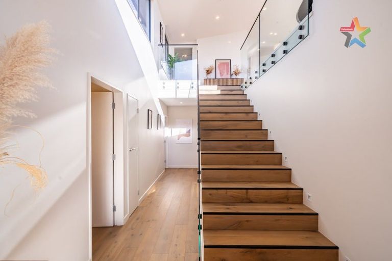 Photo of property in 22 Mount Marua Drive, Timberlea, Upper Hutt, 5018