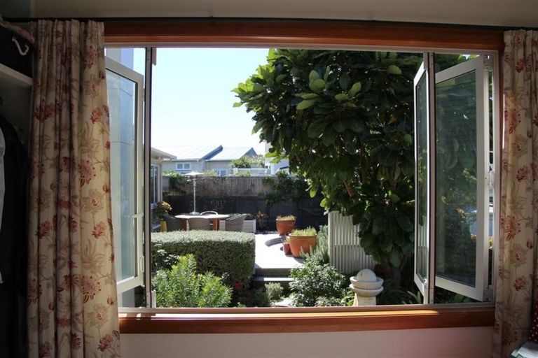 Photo of property in 7 Maire Street, Eastbourne, Lower Hutt, 5013