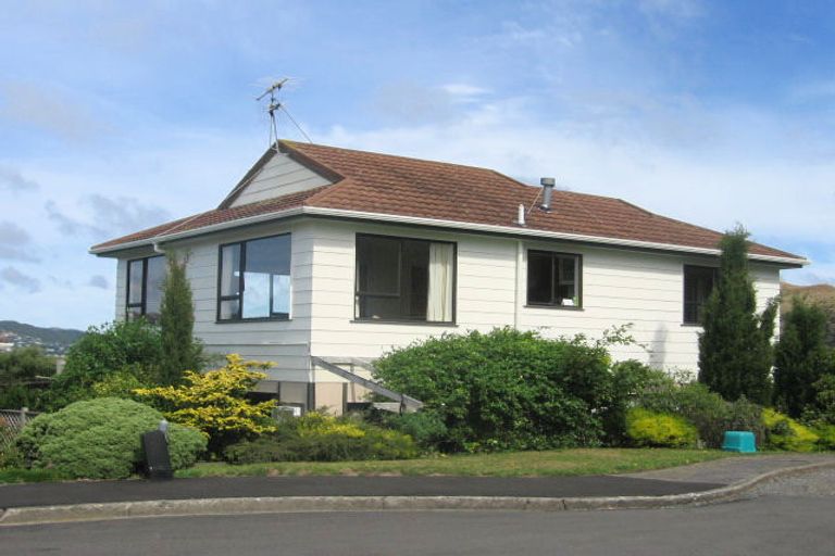 Photo of property in 21 Admiralty Street, Crofton Downs, Wellington, 6035