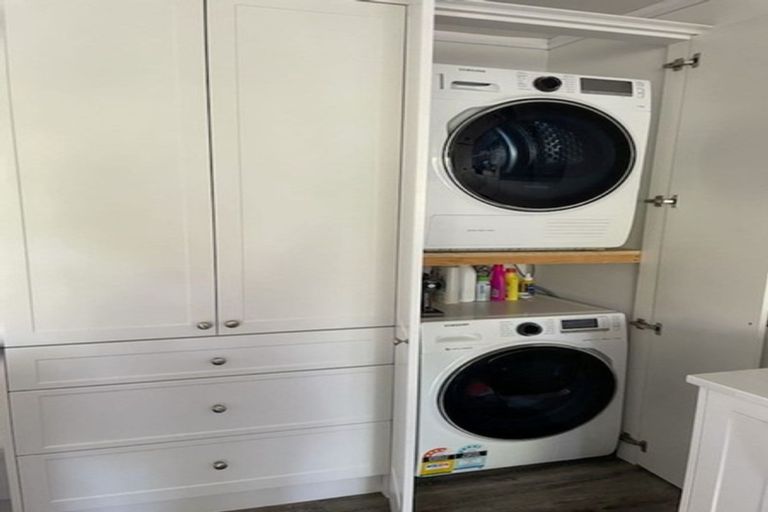 Photo of property in 1/34 Uxbridge Road, Mellons Bay, Auckland, 2014