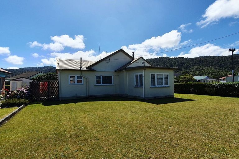 Photo of property in 57 Hall Street, Cobden, Greymouth, 7802