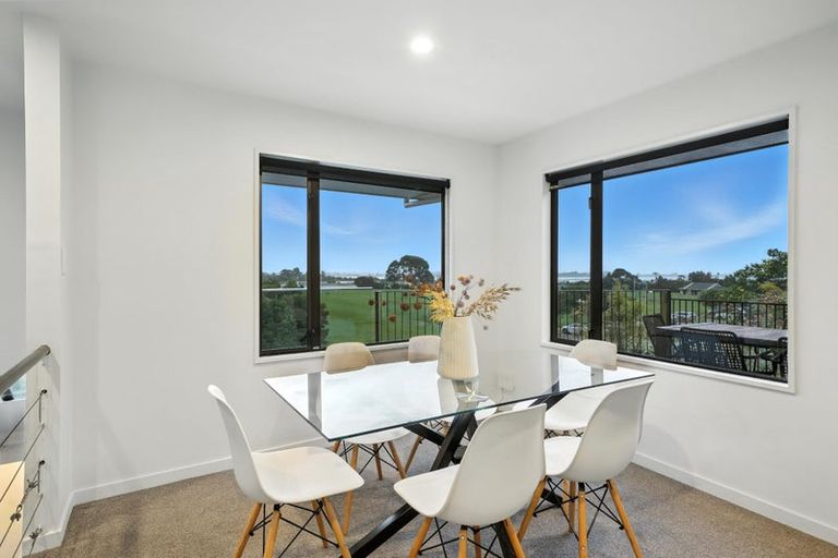 Photo of property in 122 Mccormacks Bay Road, Redcliffs, Christchurch, 8081