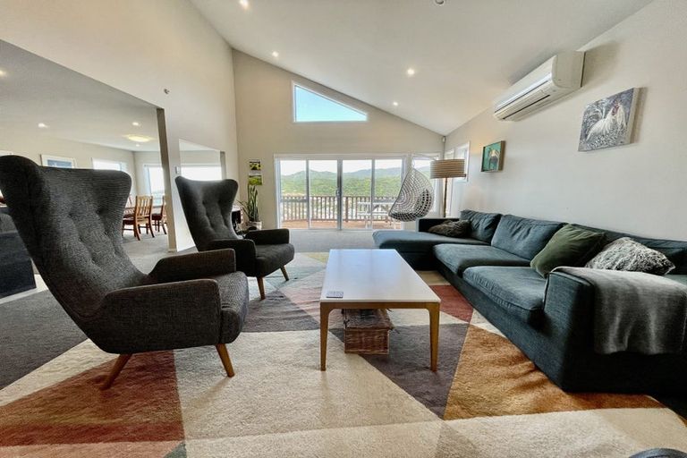Photo of property in 17 Bay Lair Grove, Island Bay, Wellington, 6023